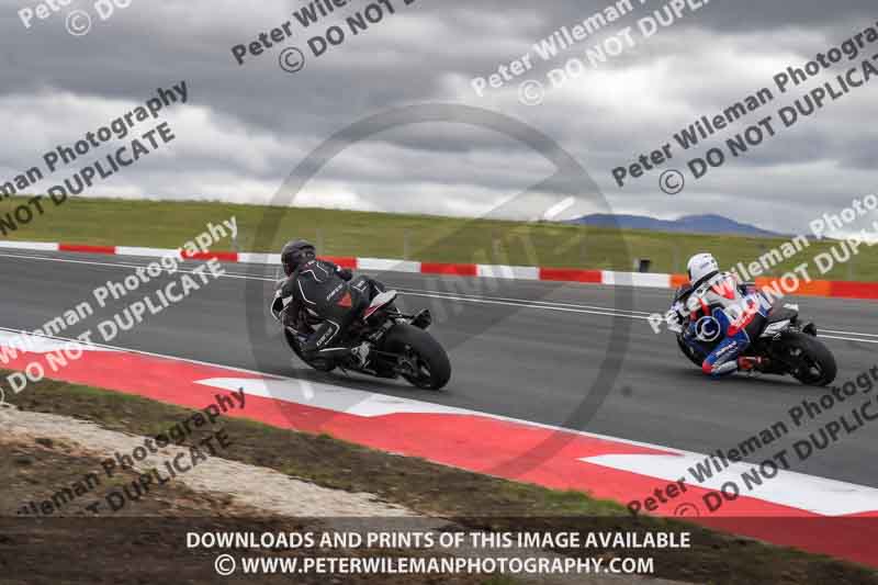 cadwell no limits trackday;cadwell park;cadwell park photographs;cadwell trackday photographs;enduro digital images;event digital images;eventdigitalimages;navarra;no limits trackdays;peter wileman photography;racing digital images;trackday digital images;trackday photos